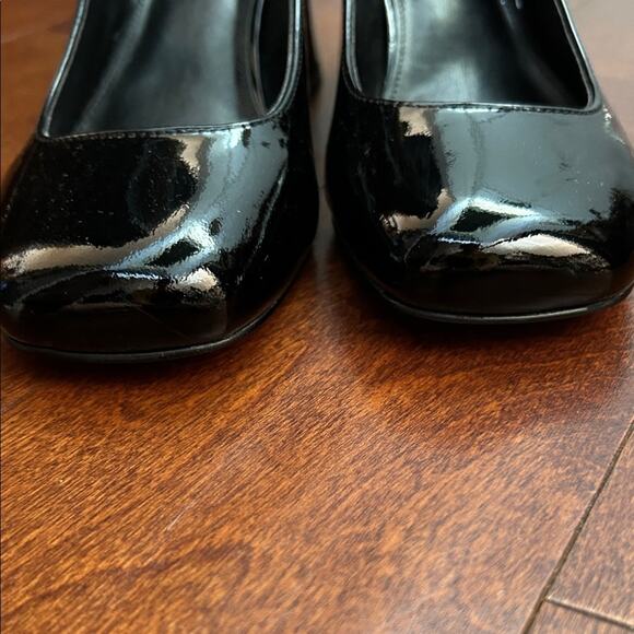 Marc Fisher LTD Nessily Mary Jane Pumps, Black Patent Leather, Size 8 - Picture 7 of 16